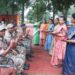 जिनसे कभी संघर्ष था, उन्हीं की कलाई पर बांधी राखी, चौगेल पुनर्वास केंद्र में आत्मसमर्पित माओवादियों ने डी आर जी जवानों को बांधी राखी, कहा—अब बंदूक नहीं, हुनर से संवारेंगे भविष्य….