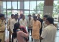 घायल जवानों से मिले वन मंत्री केदार कश्यप, बेहतर उपचार के दिए निर्देश….