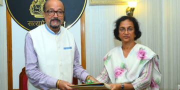 राज्यपाल रमेन डेका को लोक सेवा आयोग की अध्यक्ष सुश्री शांडिल्य ने वार्षिक प्रतिवेदन सौंपा…..