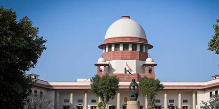 सोशल मीडिया पर बच्चों के अश्लील कंटेंट को लेकर SC सख्त, केंद्र से मांगा जवाब; प्लेटफॉर्म्स की भूमिका पर उठे सवाल