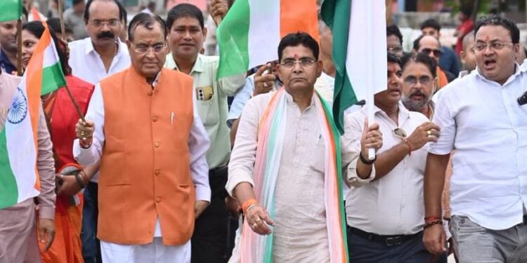 तिरंगा सिर्फ एक कपड़ा नहीं, हमारी संप्रभुता का प्रतीक, शहीदों के बलिदान को रखें अमर- राजस्व मंत्री टंक राम वर्मा….