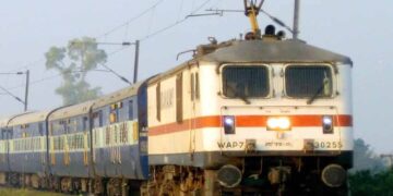 Railway Update: यात्रियों के लिए जरूरी खबर! 12 ट्रेनों के रूट में अस्थायी बदलाव, देखें डेट और स्टॉप