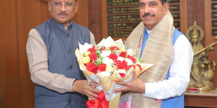 5 लाख मीट्रिक टन चावल के शीघ्र उठाव की पहल, मुख्यमंत्री विष्णुदेव साय ने केंद्रीय मंत्री से पर्याप्त रेलवे रैक उपलब्ध कराने का किया आग्रह….