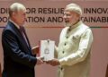 PM मोदी ने राष्ट्रपति पुतिन को दिया खास तोहफा, भेंट की तिरुक्कुरल की रूसी भाषा में अनुवादित किताब