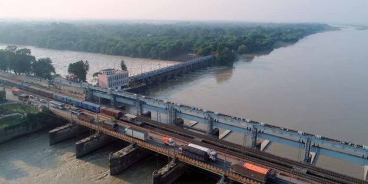 सिंधु जल संधि के बाद पाकिस्तान की तरह बांग्लादेश को भी सता रहा डर, गंगा जल समझौते पर क्यों बढ़ी चिंता?