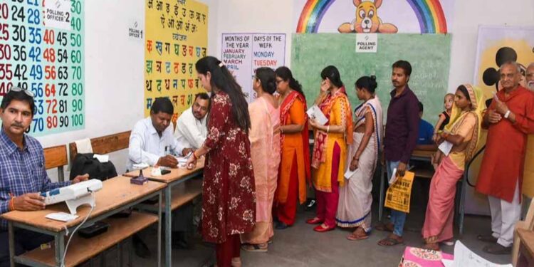 2029 लोकसभा चुनाव में बढ़ेंगे मतदान केंद्र, 46% ज्यादा होंगे पोलिंग स्टेशन; RTI से खुलासा