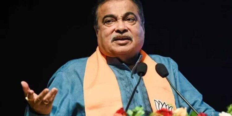 100% इथेनॉल वाली कार लाने की तैयारी, नितिन गडकरी बोले- गाड़ियों में नहीं आ रही शिकायत