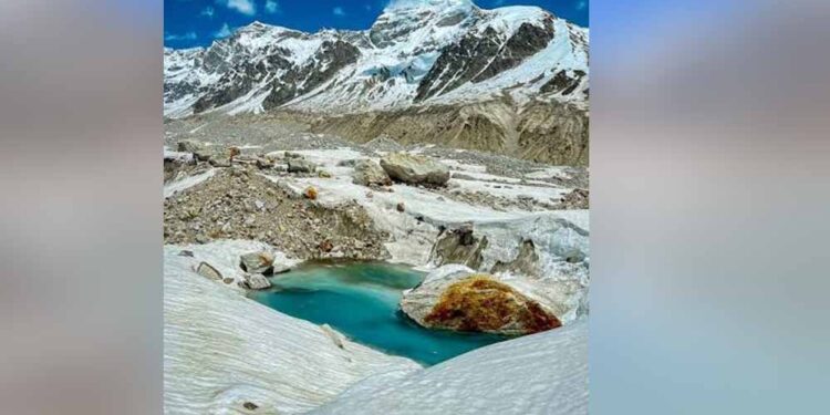 अलकनंदा बेसिन में 131 ग्लेशियल झीलें, बद्रीनाथ पर मंडरा रहा खतरा