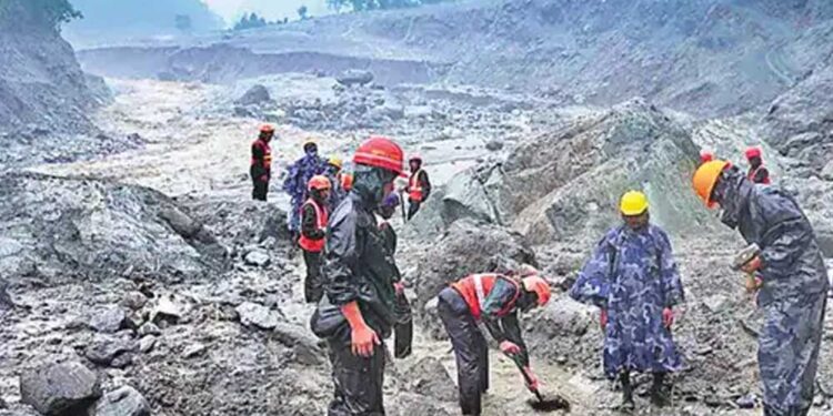 नेपाल में तबाही के 8 दिन बाद भी मलबे से निकल रहे शव, मौतों का आंकड़ा 1127 पहुंचा