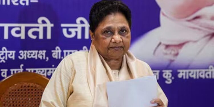 मायावती ने कहा- ‘मैं बीमार नहीं हूं’, आकाश आनंद पर साधा निशाना; भाई आनंद कुमार का बढ़ाया कद