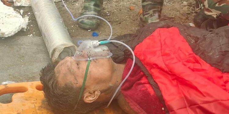 नेपाल में तबाही के 9 दिन बाद सुरंग से आई आवाज, रेस्क्यू टीम ने 2 लोगों को जिंदा निकाला