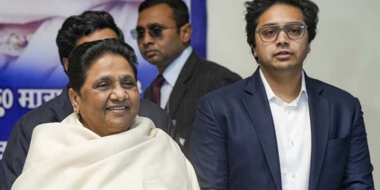 मायावती का बड़ा फैसला, आकाश आनंद और बहन को BSP में नहीं मिलेगी कोई जिम्मेदारी; ईशान को करेंगी आगे