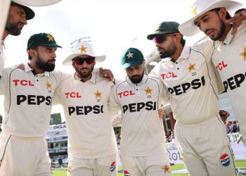 पाकिस्तानी टीम में मचा हड़कंप, PCB ने खिलाड़ियों के फोन किए जब्त; मैच फिक्सिंग का शक?