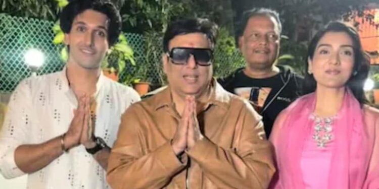 अमेरिका से लौटने के बाद गोविंदा ने बच्चों के साथ मिलकर घर पर बप्पा के किए दर्शन