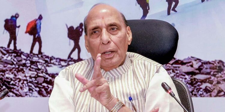 राजनाथ सिंह की पाकिस्तान को दो टूक, बोले- शांति चाहते हैं, कमजोरी न समझे कोई