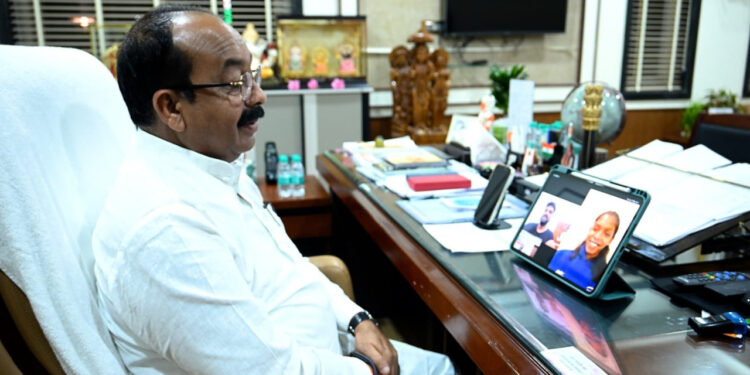 उप मुख्यमंत्री अरुण साव ने एशियन गेम्स की कबड्डी गोल्ड मेडलिस्ट संजू देवी से बात कर दी बधाई, कहा आपने छत्तीसगढ़ का बढ़ाया मान…..