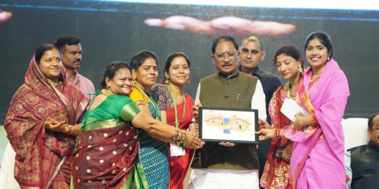 मुख्यमंत्री की मौजूदगी में बहतराई स्टेडियम में गूंजा तीजा तिहार का उल्लास….