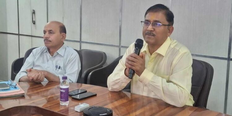 पीक आवर्स में बिजली की किल्लत, 10 रुपये यूनिट तक खर्च के बाद भी नहीं मिल रही पर्याप्त बिजली