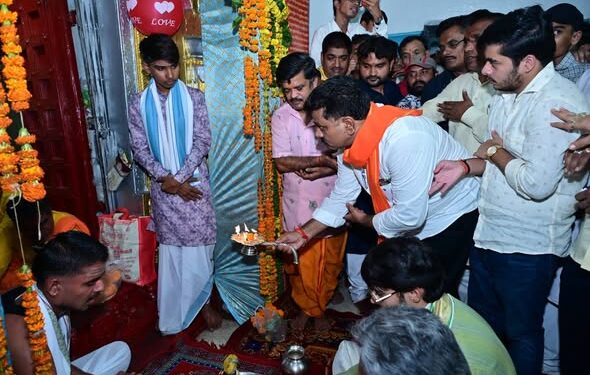 उप मुख्यमंत्री एवं कवर्धा विधायक विजय शर्मा ने श्रीकृष्ण जन्माष्टमी पर श्री राधा-कृष्ण बड़े मंदिर में की पूजा-अर्चना, भगवान श्रीकृष्ण से प्रदेशवासियों के सुख, शांति एवं समृद्धि की कामना…..