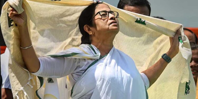 TMC के बैंक खातों पर ममता बनर्जी का कंट्रोल बरकरार, हाईकोर्ट से राहत