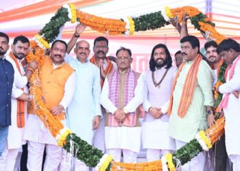 ‘आशीर्वाद का दीया’ अभियान का भव्य शुभारंभ, 10 हजार दीपों से जगमगाया खाड़ाबांध तालाब, सारंगढ़-बिलाईगढ़ में सेवा व सुशासन का शंखनाद….