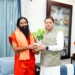 Uttarakhand News: बाबा रामदेव से मिले CM धामी, योग-आयुर्वेद को पर्यटन से जोड़ने पर मंथन; बोले- उत्तराखंड में वेलनेस टूरिज्म की अपार संभावनाएं..