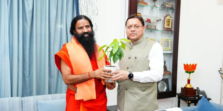 Uttarakhand News: बाबा रामदेव से मिले CM धामी, योग-आयुर्वेद को पर्यटन से जोड़ने पर मंथन; बोले- उत्तराखंड में वेलनेस टूरिज्म की अपार संभावनाएं..