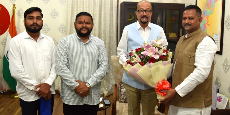 राज्यपाल रमेन डेका से अखिल भारतीय कुर्मी क्षत्रिय महासभा के प्रतिनिधिमंडल की सौजन्य मुलाकात….