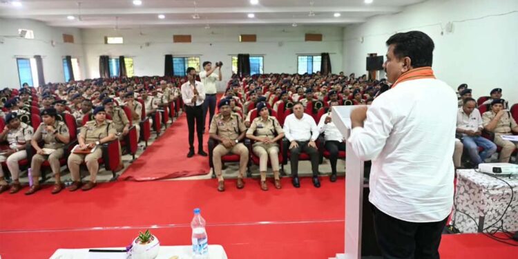 नशे के अवैध कारोबार के विरुद्ध कार्रवाई को मिशन के रूप में लेकर कार्य करें-उप मुख्यमंत्री विजय शर्मा