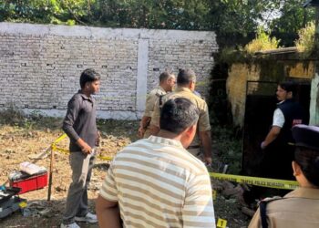 महिला की गोली मारकर हत्या, पुलिस को फोन कर पति ने दी सूचना; फिर मोबाइल बंद कर फरार