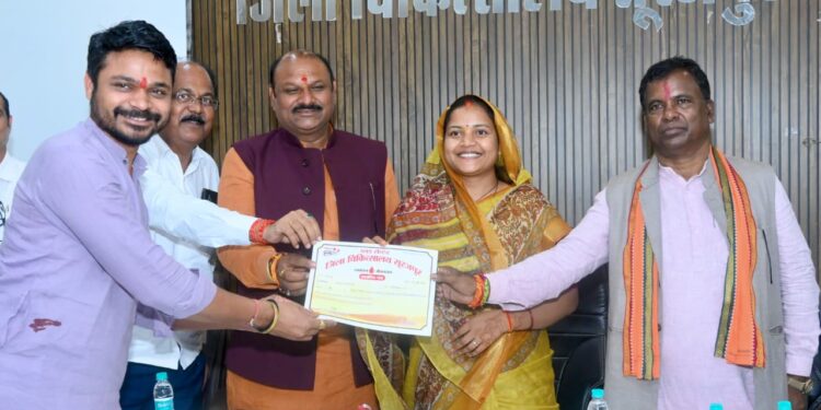 सेवा संकल्प अभियान का आगाज, एक माह तक होंगे जनसेवा और जनभागीदारी के विविध आयोजन, जिला चिकित्सालय सूरजपुर में रक्तदान शिविर का शुभारंभ, मंत्री लक्ष्मी राजवाड़े ने रक्तदाताओं का बढ़ाया उत्साह…..