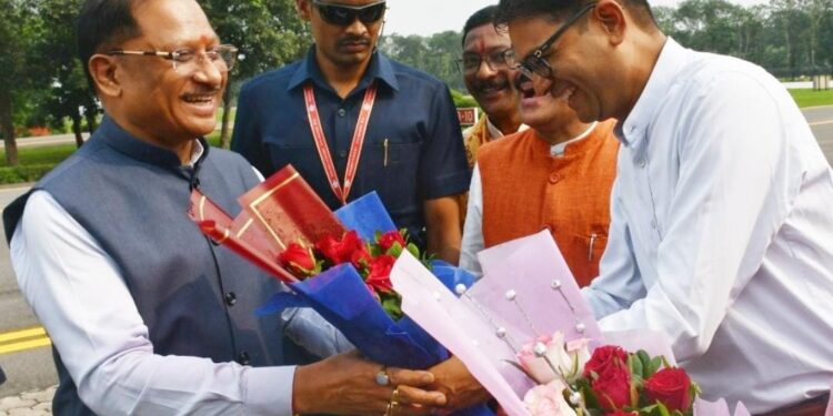 रायगढ़ पहुंचने पर मुख्यमंत्री विष्णुदेव साय का हुआ भव्य स्वागत…..