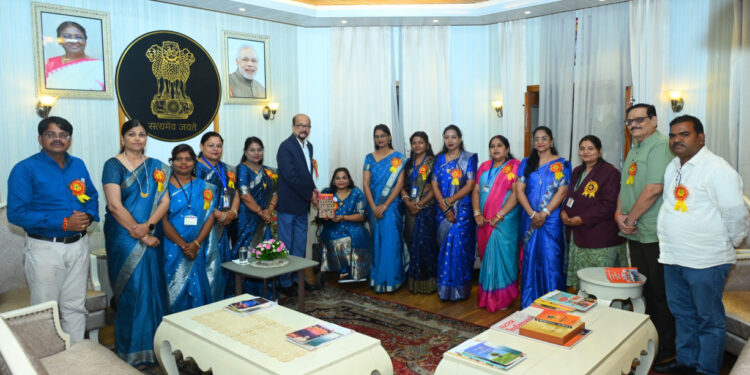 दृष्टिबाधित विद्यार्थियों को शिक्षा की मुख्यधारा से जोड़ने के लिए और अधिक प्रयास जरूरी – राज्यपाल रमेन डेका…..