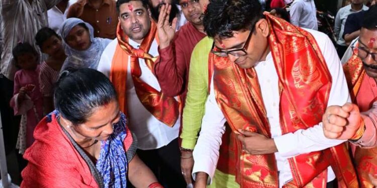 प्रधानमंत्री नरेंद्र मोदी के जन्मदिन पर वित्त मंत्री ओ.पी. चौधरी ने जलाया दीया…..