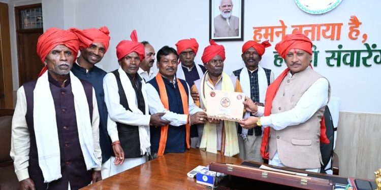 मुख्यमंत्री विष्णु देव साय को बस्तर दशहरा पर्व में शामिल होने का मिला आमंत्रण