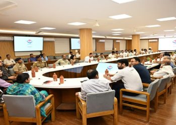 कुंभ के निर्माण कार्यों में तेजी लाने के निर्देश, त्योहारों पर भी जारी रहेगा काम
