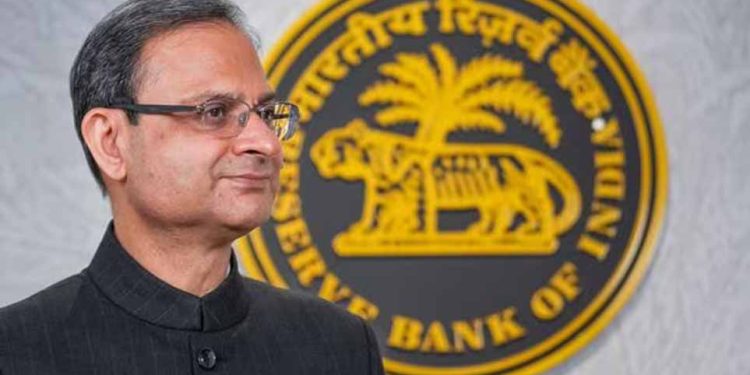 रुपये को संभालने के लिए RBI का बड़ा प्लान, गवर्नर संजय मल्होत्रा बोले- हर जरूरी कदम उठाने को तैयार
