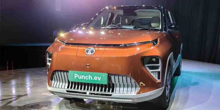 Tata Punch EV बनी देश की नंबर-1 इलेक्ट्रिक कार, सितंबर में बिक्री में मचाया धमाल
