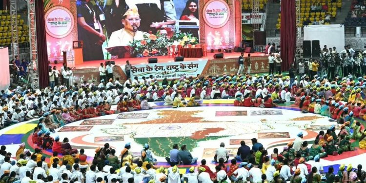 ‘नमो सेवा गाथा’ लाइट एंड साउंड शो में जीवंत हुई प्रधानमंत्री श्री नरेंद्र मोदी की प्रेरणादायी जीवन यात्रा,‘सेवा के रंग, राष्ट्र के संग’ समारोह में शामिल हुए मुख्यमंत्री विष्णुदेव साय