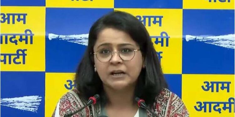 AAP को बड़ा झटका, राष्ट्रीय प्रवक्ता प्रियंका कक्कड़ ने छोड़ी पार्टी; कांग्रेस में हुईं शामिल