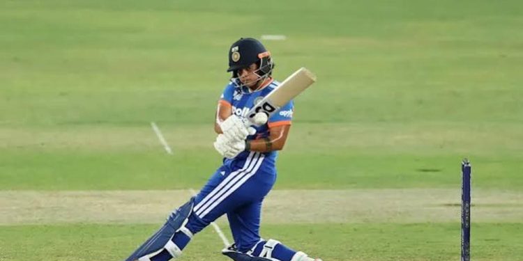 शेफाली वर्मा पर ICC का एक्शन, कैच छूटने पर गुस्से में गेंद पटकी; मिला डिमेरिट पॉइंट