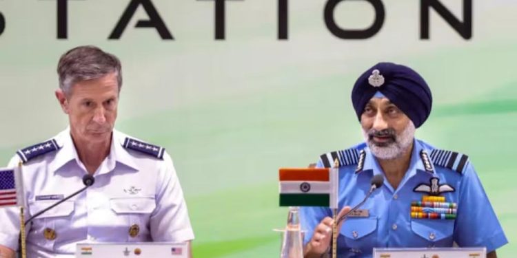 F-35 पर अमेरिका को वायुसेना प्रमुख एपी सिंह का तंज, बोले- विमान के पास भी नहीं जाने देते