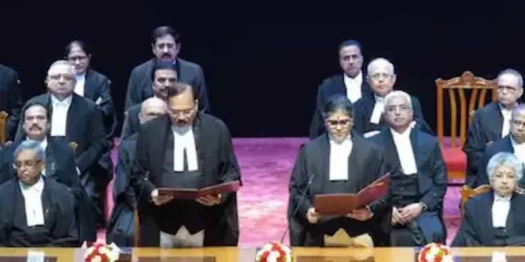 सुप्रीम कोर्ट में 3 नए जजों ने ईश्वर के नाम पर ली शपथ, अब 37 में सिर्फ 3 महिला जज
