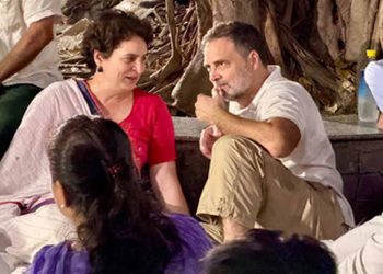 राहुल गांधी-प्रियंका गांधी के खिलाफ FIR दर्ज, आकाशवाणी में जबरन घुसने का आरोप