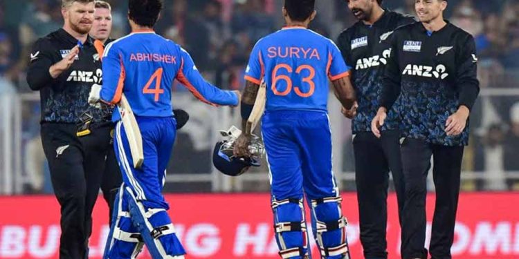 IND vs NZ 4th T20: ऑकलैंड में टीम इंडिया का अजेय रिकॉर्ड, चौथे मुकाबले में क्लीन स्वीप पर नजर