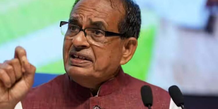 चुनाव आयोग विवाद पर शिवराज का कांग्रेस पर हमला, बोले- हारने पर ECI को बदनाम करना पुरानी आदत