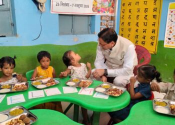 ‘आंगन का मिलन’ में पहुंचे सीएम धामी, नौ आंगनबाड़ी और दो आशा कार्यकर्ता सम्मानित