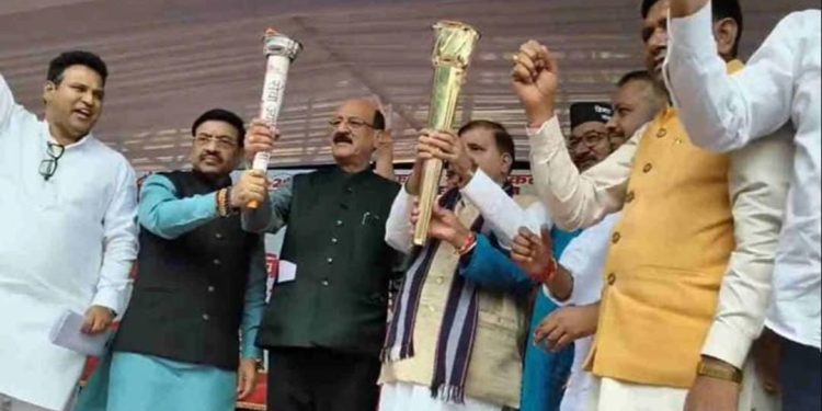 पीएम मोदी के 25 साल के सार्वजनिक जीवन पर उत्तराखंड में गूंजा सेवा का संकल्प, भाजपा ने निकाली सेवा ज्योति यात्रा