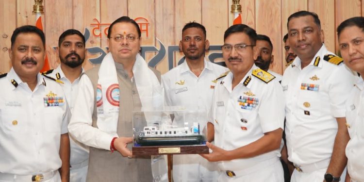 माउंट मुकुट ईस्ट फतह कर लौटा तटरक्षक बल का दल, अब 2027 के एवरेस्ट अभियान की तैयारी