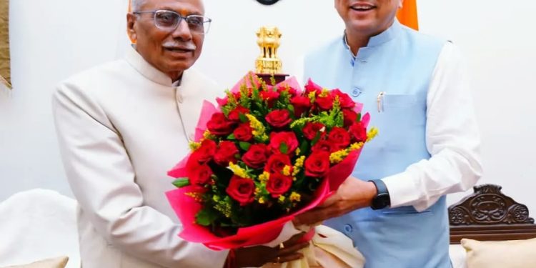 डॉ. ढाल सिंह बिसेन ने ली राज्यपाल पद की शपथ, संवैधानिक मूल्यों की रक्षा प्राथमिकता।